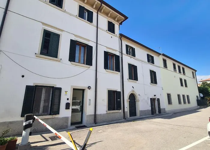 1 Bardo House Апартаменти *